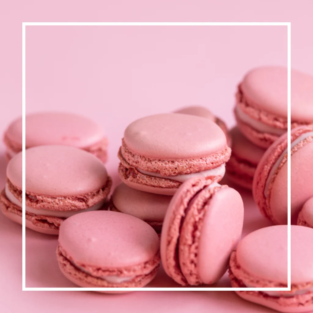 Comment évaluer la qualité d'un macaron, Reconnaître un macaron de qualité, Signes d'un macaron réussi, Évaluer la saveur des macarons, Caractéristiques d'un bon macaron